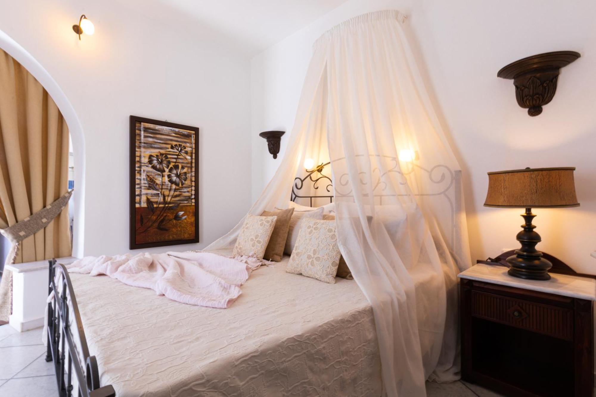 Sun Rock Boutique Suites Stelida  Extérieur photo