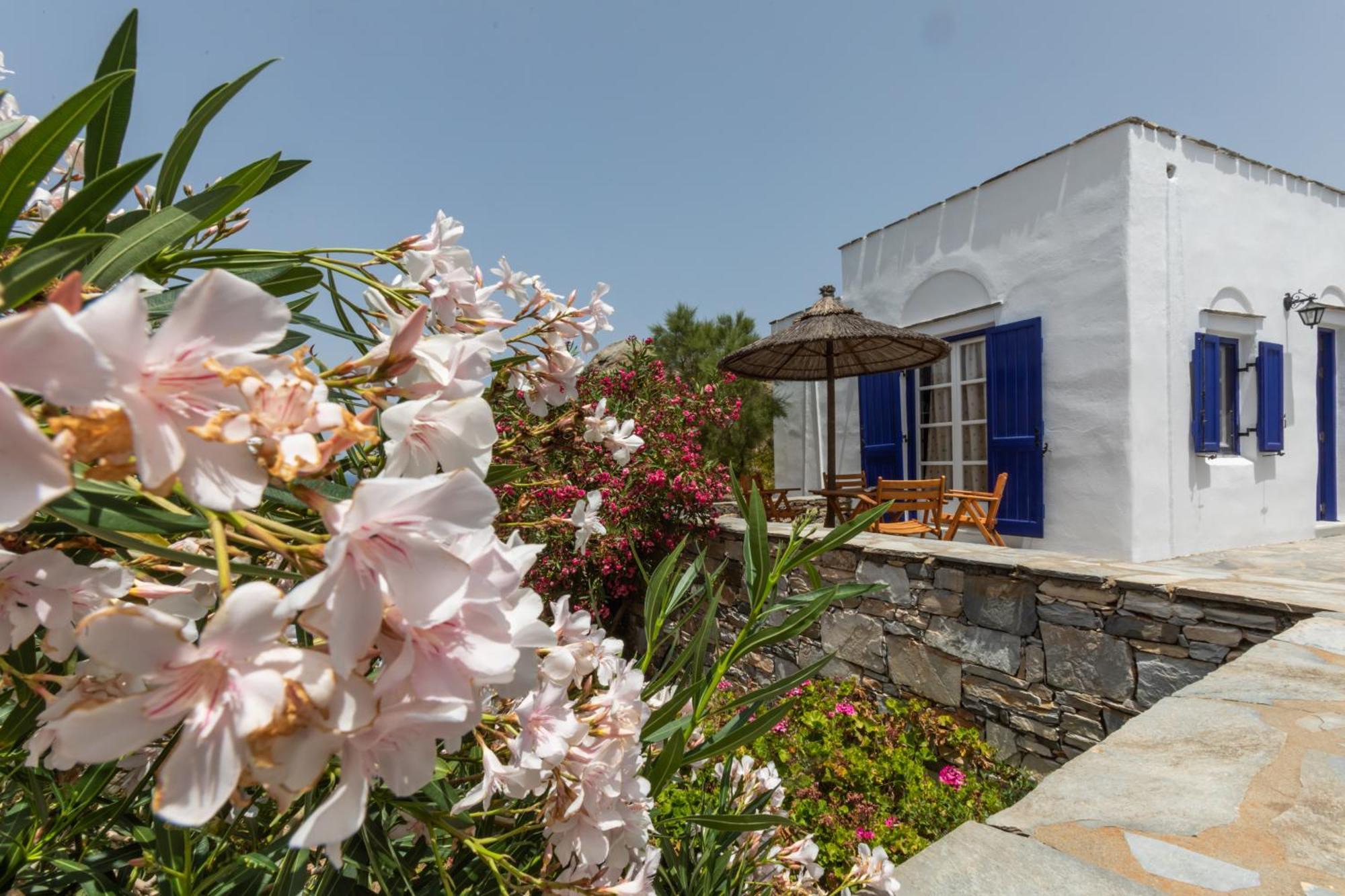 Sun Rock Boutique Suites Stelida  Extérieur photo